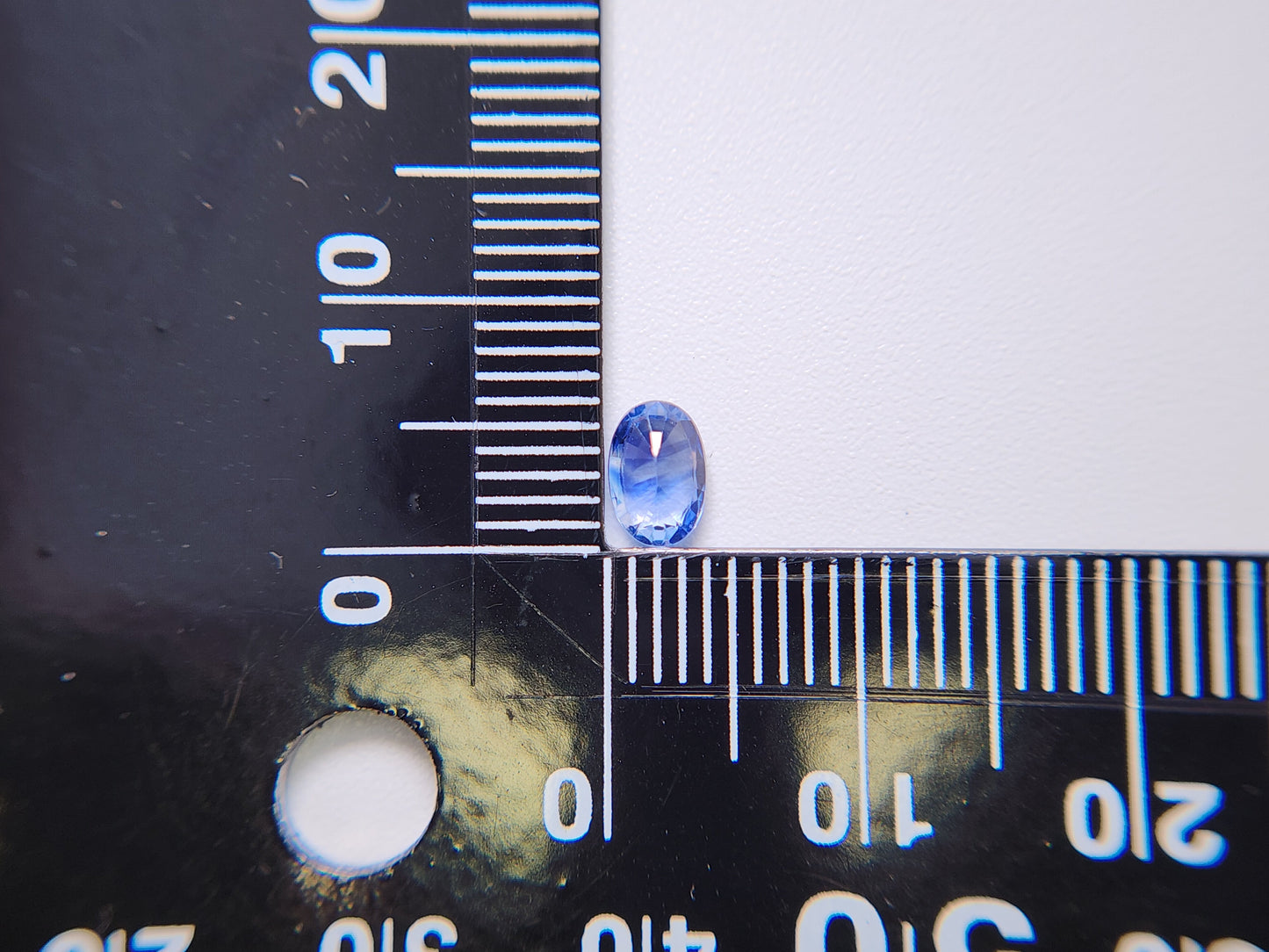 0904-7　サファイア　0.56ct