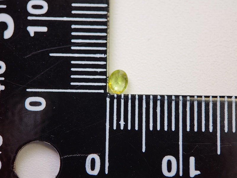 0932-1-7　スフェーン　0.13ct