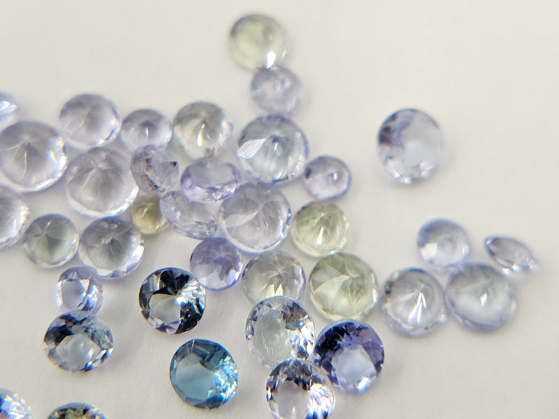LTE-ZO-3　【リトル東洋ルース】ゾイサイト　合計3.04ct[写真の宝石すべて]