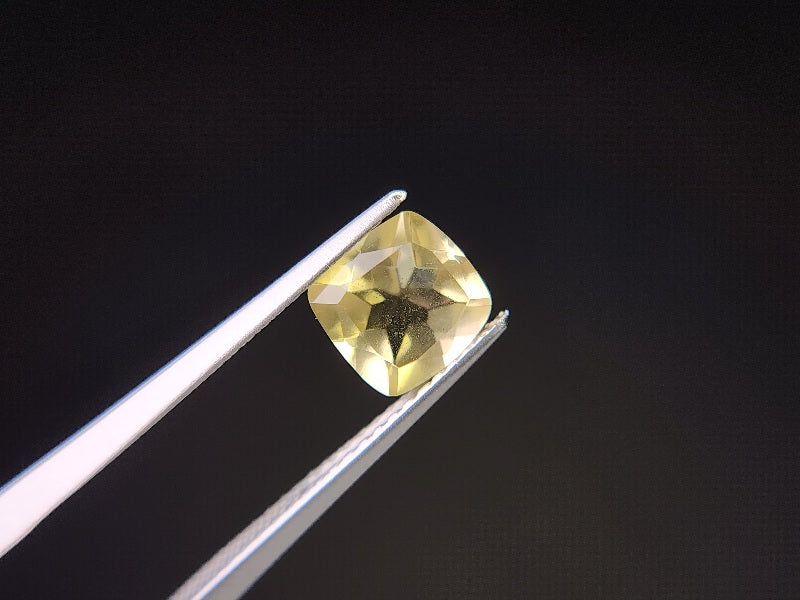 lQ-49　レモンクォーツ　1.36ct