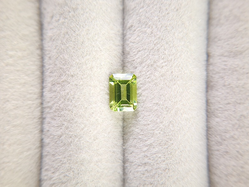 0238-1　ペリドット　1.05ct
