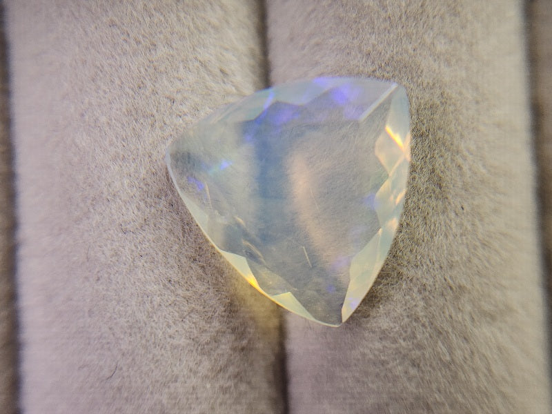 0916-33　オパール　3.25ct