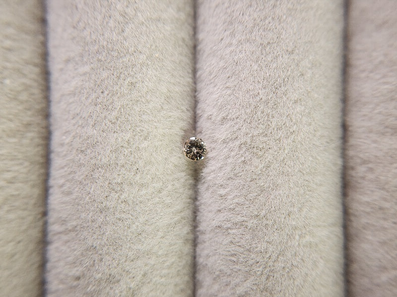 0015-2-1　ブラウンダイヤモンド　0.05ct