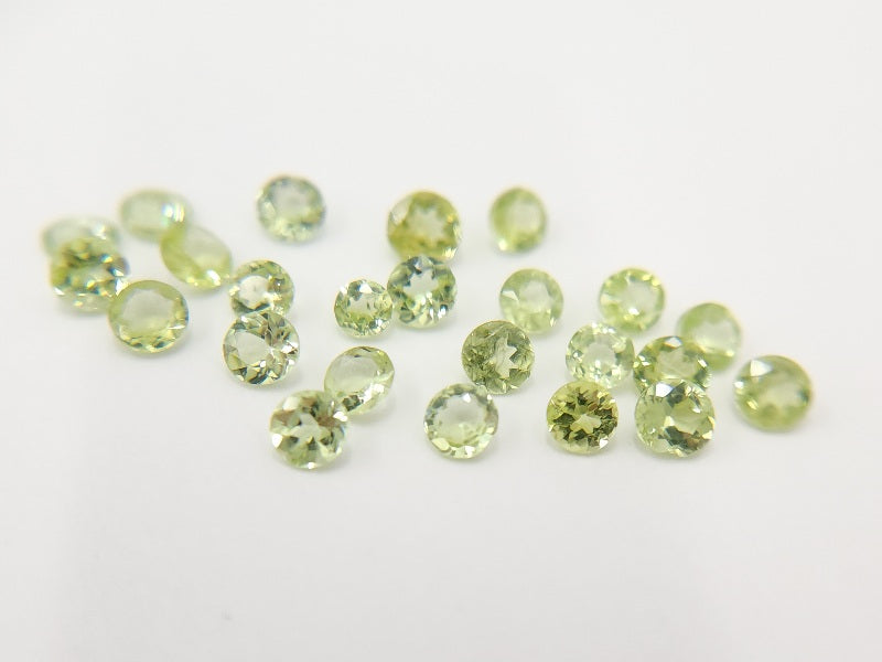 LTE-PE-4　【リトル東洋ルース】ペリドット　合計3.04ct[写真の宝石すべて]
