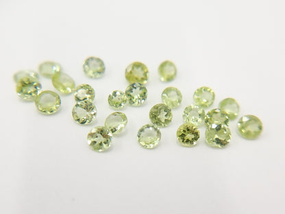 LTE-PE-4　【リトル東洋ルース】ペリドット　合計3.04ct[写真の宝石すべて]