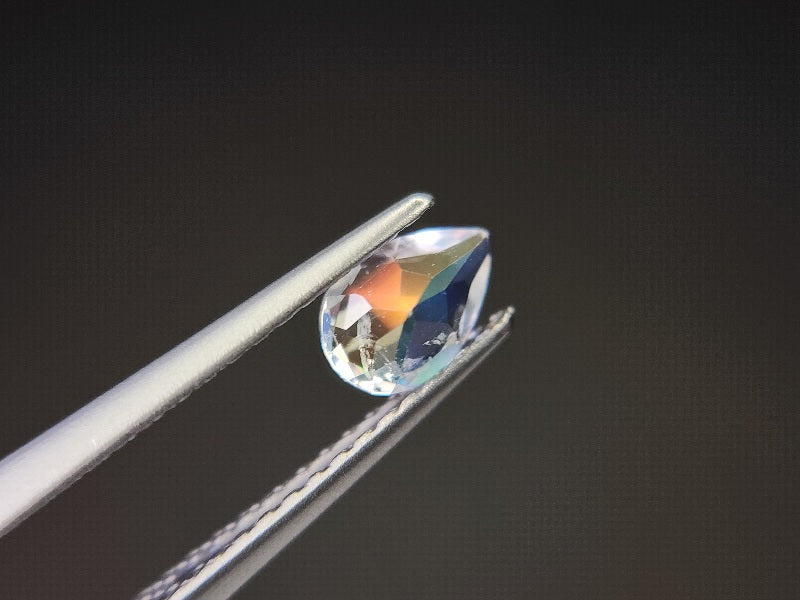 0762-17　アンデシンラブラドライト　0.39ct