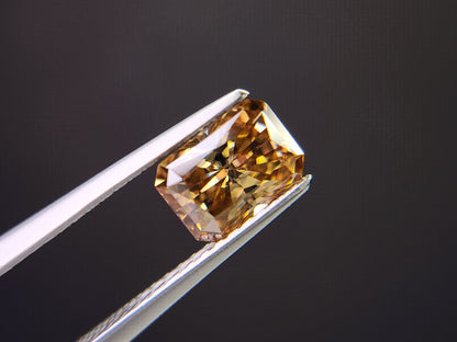 brMOI-3　合成ブラウンモアッサナイト　0.96ct