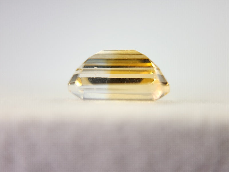0365-4-25　バイカラーシトリン　2.28ct