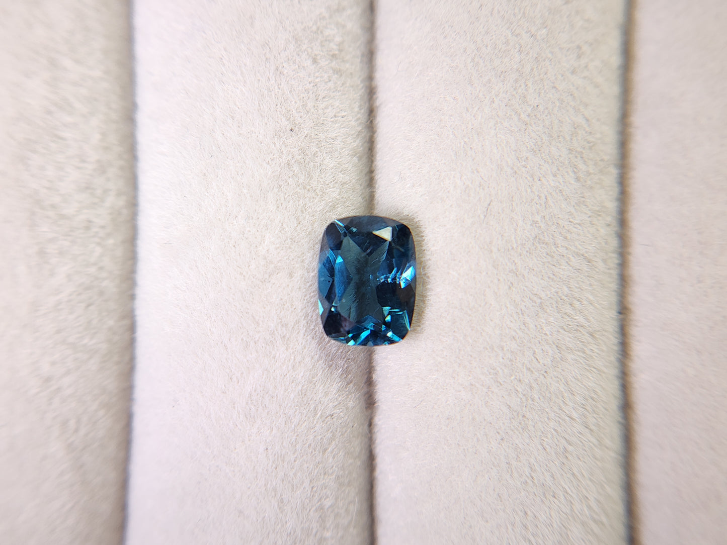 0931-7　ロンドンブルートパーズ　1.79ct
