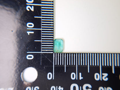 0936-5　エメラルド(ザンビア産)　0.63ct