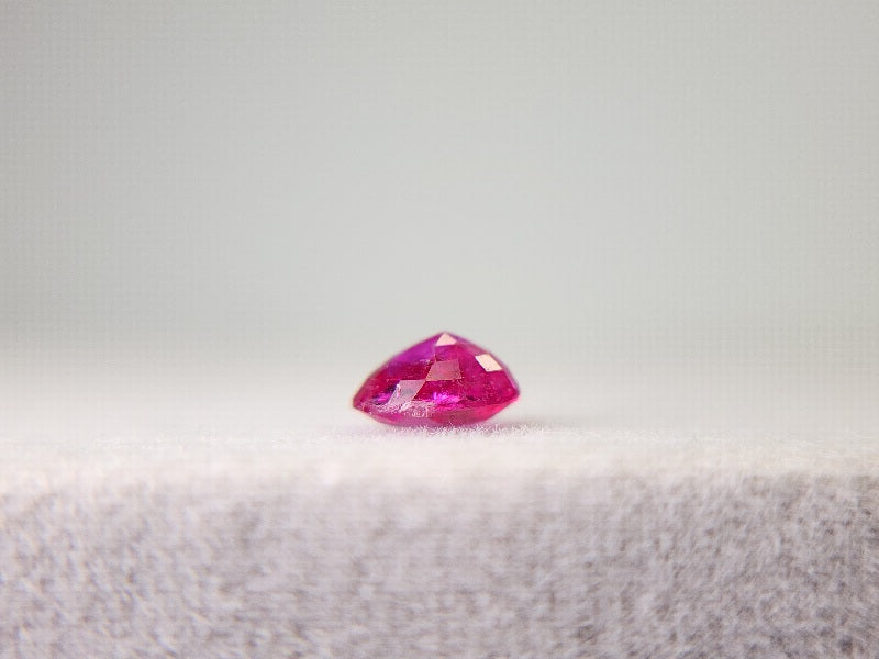 大粒ルビー3.85ctルース/オーバルミックスドカット 大粒ルビー3.85ct