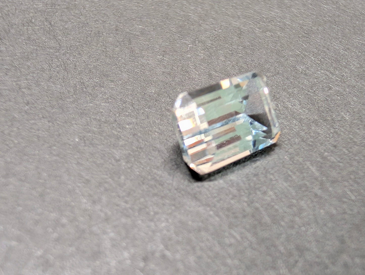 0082 バイカラートパーズ 3.49ct