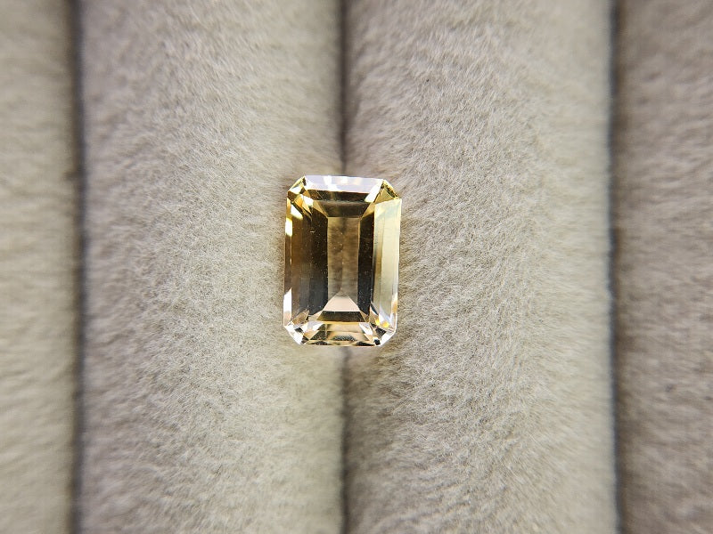 0365-4-25　バイカラーシトリン　2.28ct