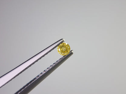 0015-6-1　イエローダイヤモンド　0.09ct