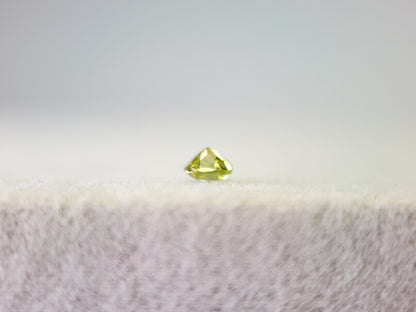 0932-1-10　スフェーン　0.12ct