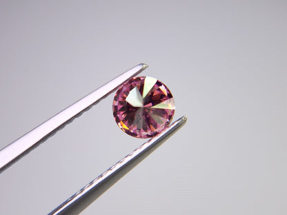 piMOI-1　合成ピンクモアッサナイト　0.45ct
