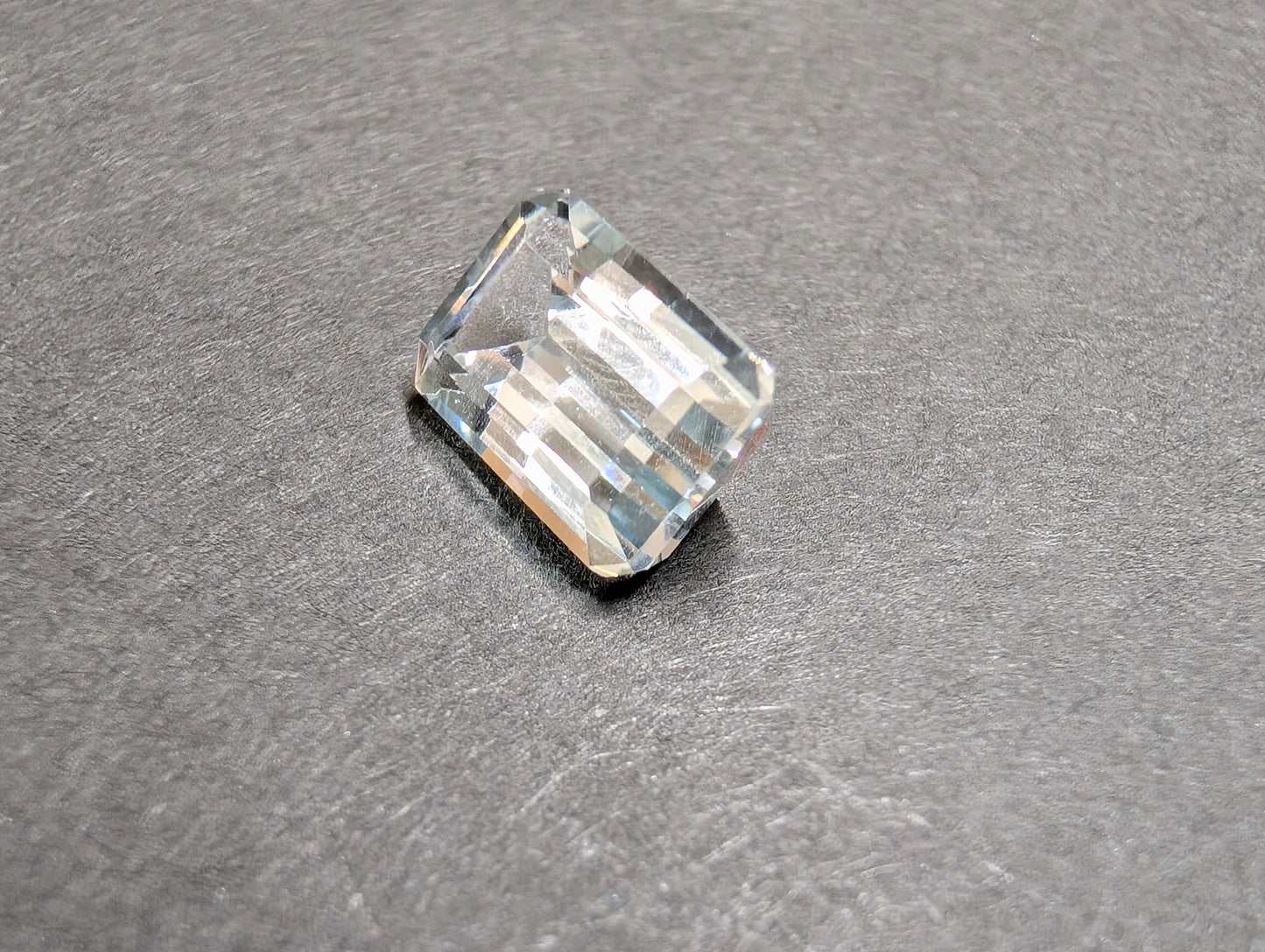 0082 バイカラートパーズ 3.49ct