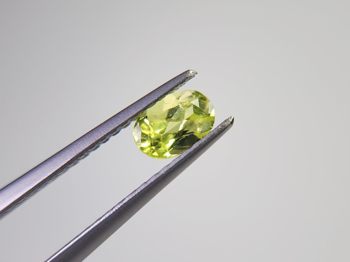 0928-1　パロットクリソベリル　0.55ct