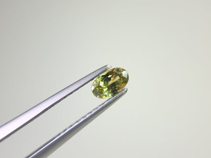 0873-4【ランダム発送】デマントイドガーネット【1石あたり約0.33ct】