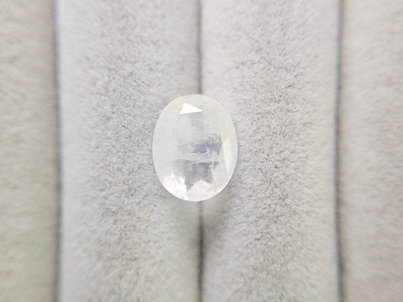blMO-7　ブルームーンストーン　2.22ct