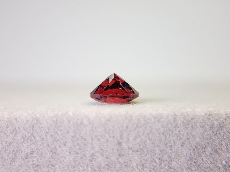0910-2-6　ガーネット　1.57ct