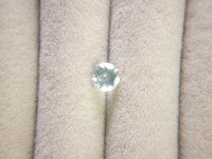 0878-3-2　グリーンベリル　0.76ct