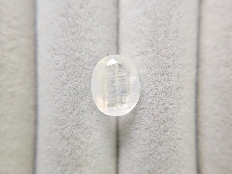 blMO-2　ブルームーンストーン　2.55ct