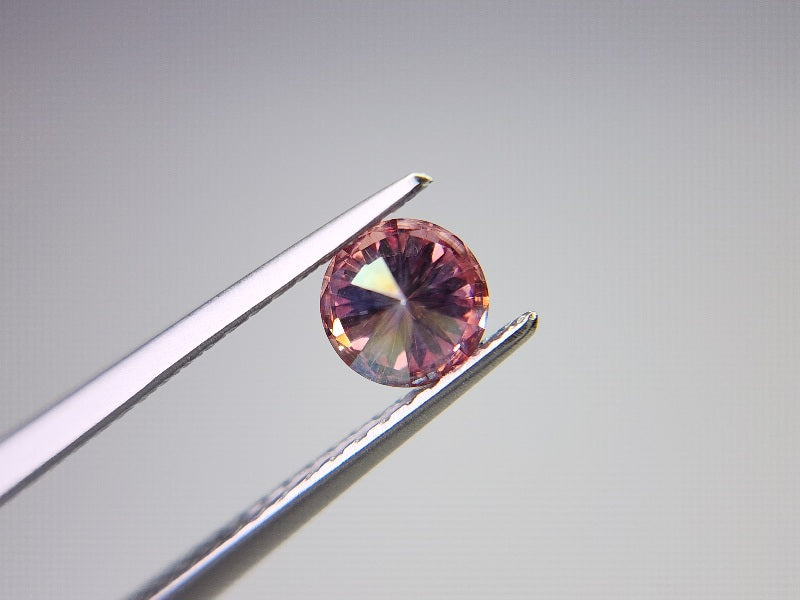 piMOI-4　合成ピンクモアッサナイト　0.43ct