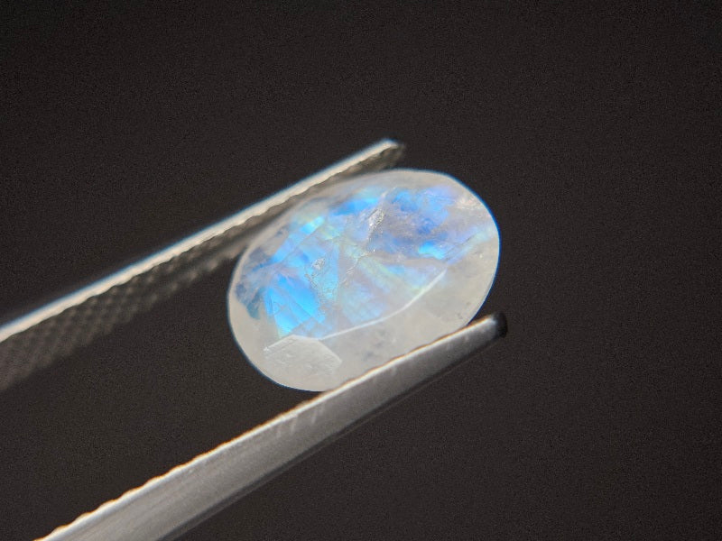 blMO-8　ブルームーンストーン　2.18ct