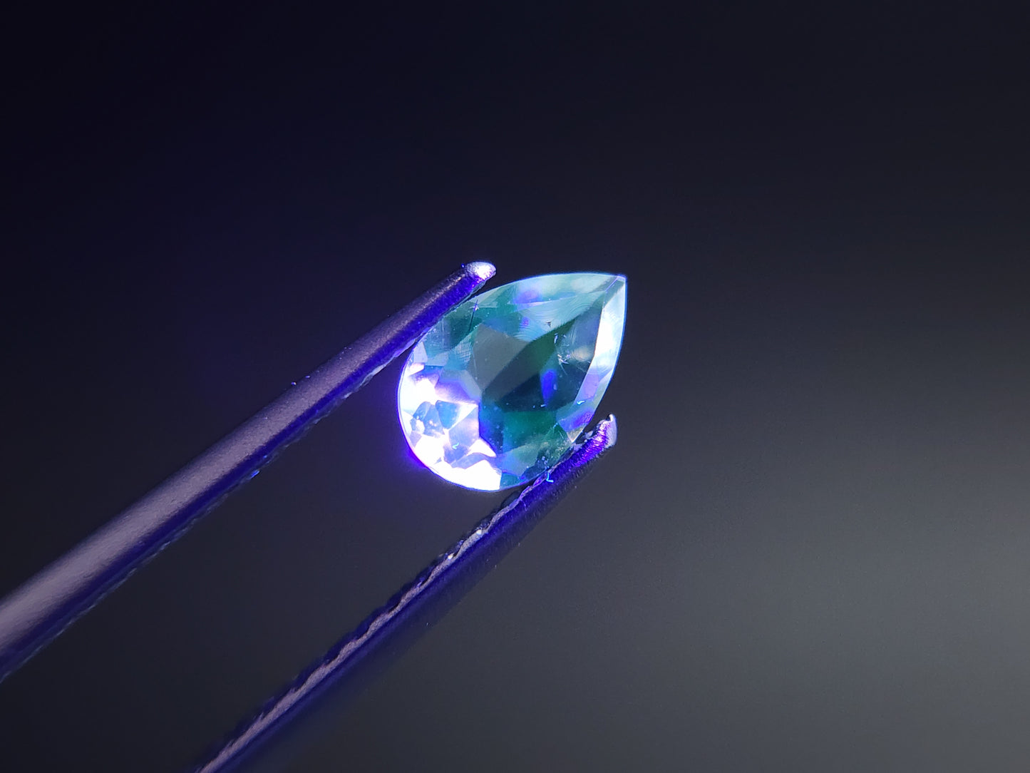 0006【ランダム発送】蛍光ハイアライトオパール【1石あたり約0.32ct】
