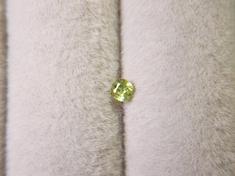 0932-1-15　スフェーン　0.12ct