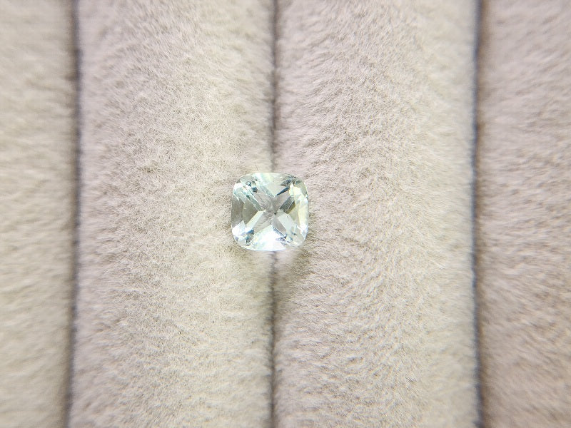 gBE-10　グリーンベリル　0.79ct