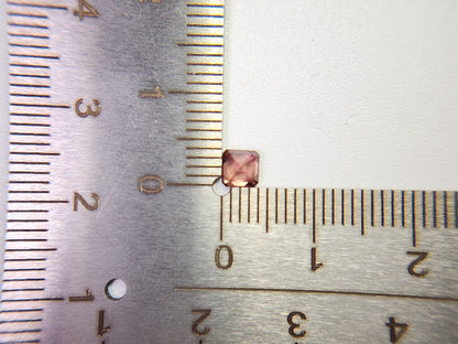 pi-Z-2　ピンクジルコン　0.66ct