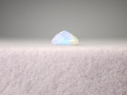 0909-3-6　オパール　0.73ct