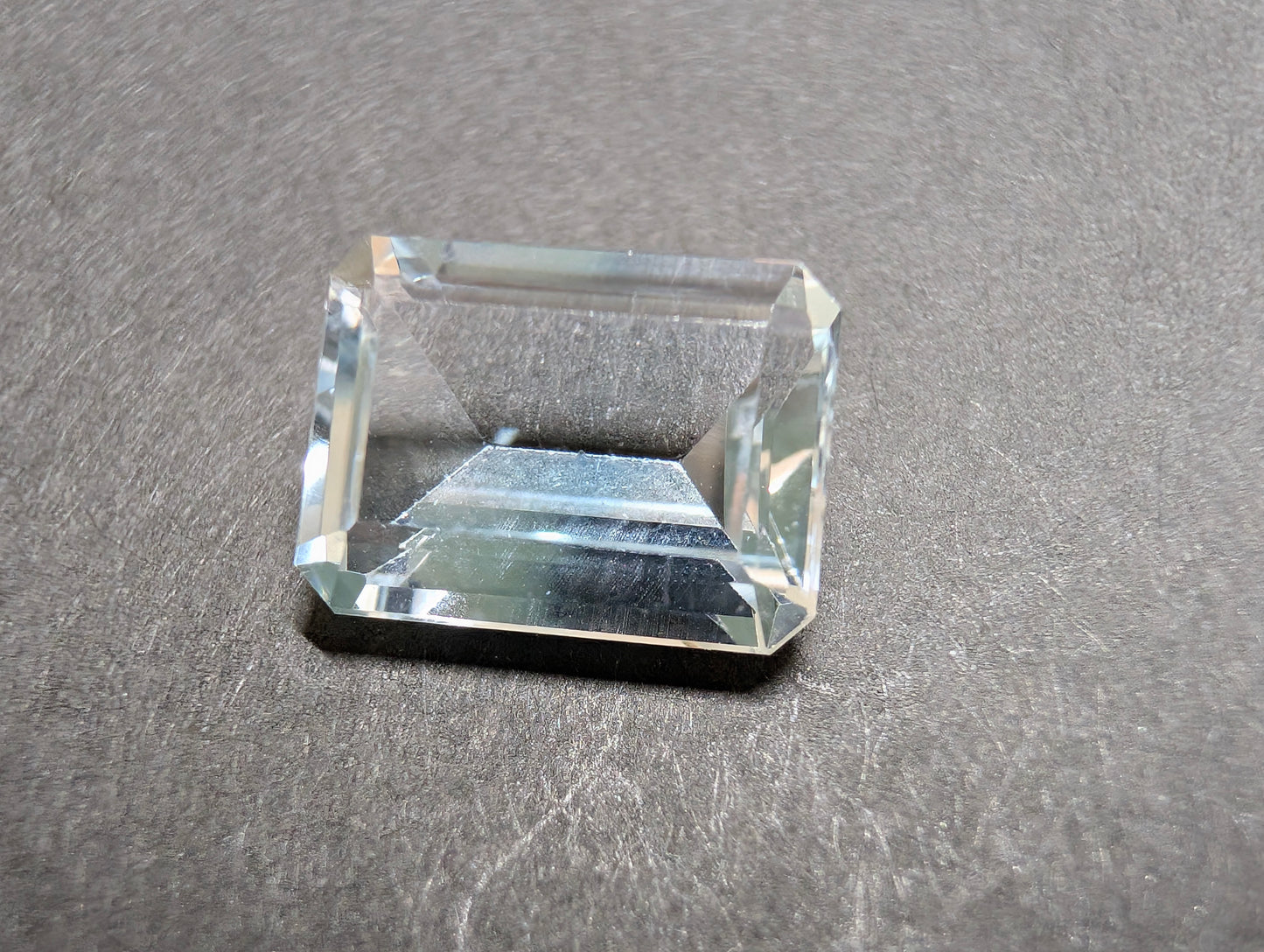 0054 バイカラートパーズ 6.90ct