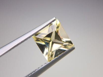 0091-9　イエローラブラドライト　1.46ct