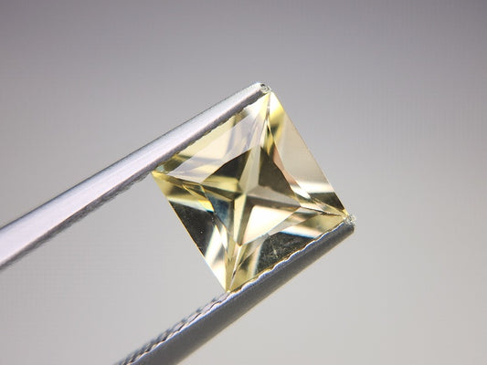 0091-9　イエローラブラドライト　1.46ct