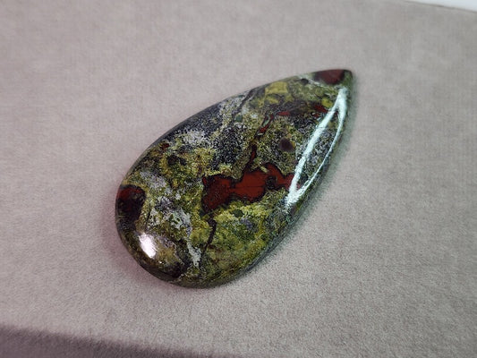 0934-5　ドラゴンブラッドジャスパー　46.60ct