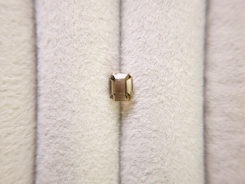 0879-23　トルマリン  0.74ct　