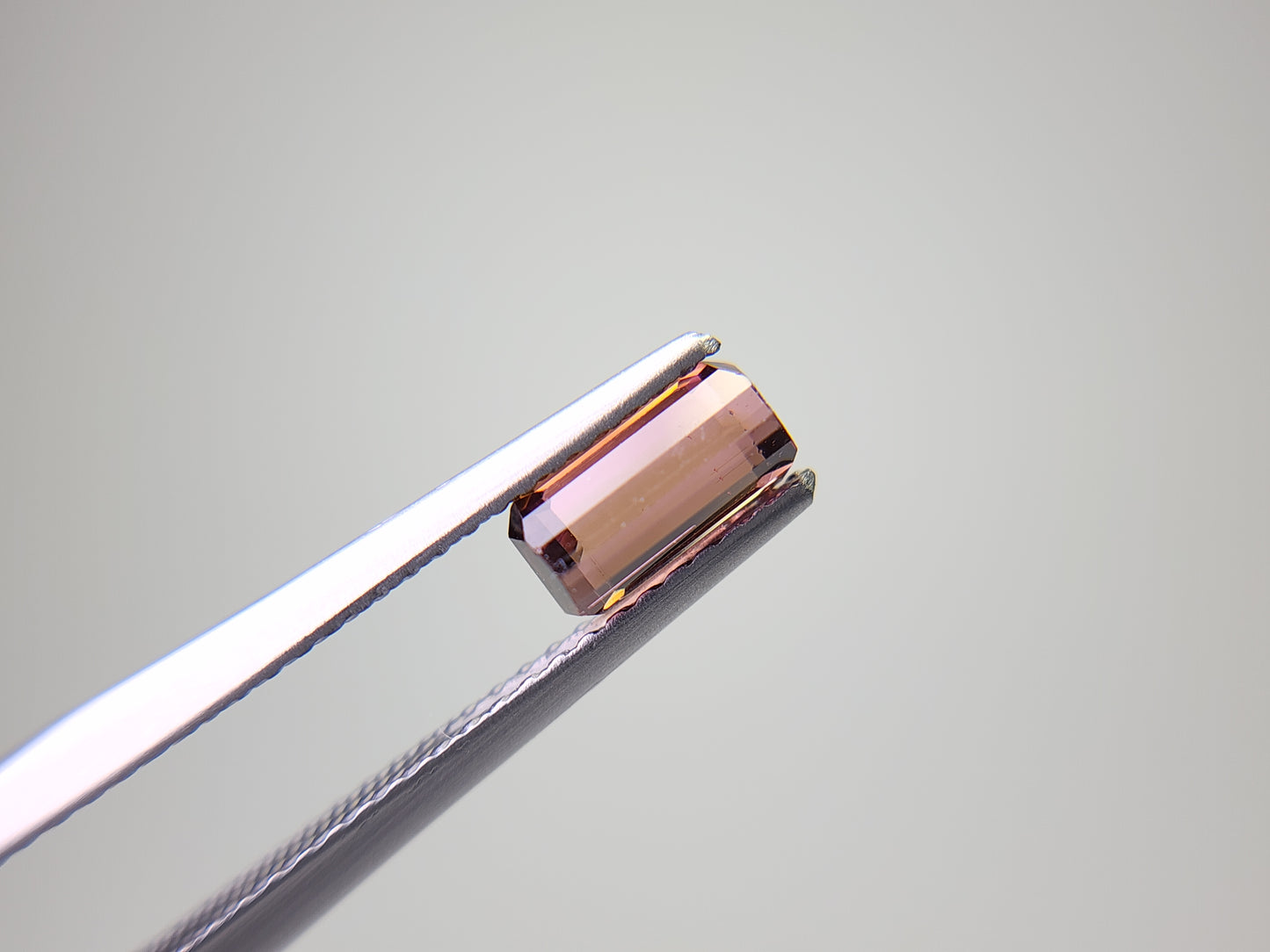 0879-12　トルマリン　0.77ct