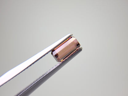 0879-12　トルマリン　0.77ct