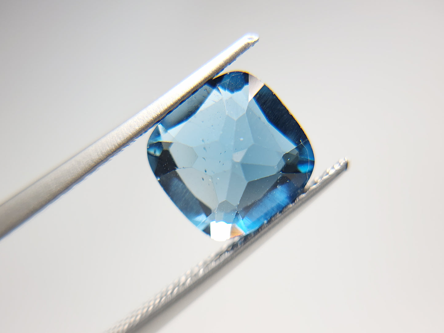 0931-5　ロンドンブルートパーズ　2.59ct