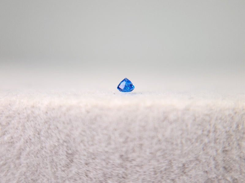 0129-3　アウイナイト　0.01ct