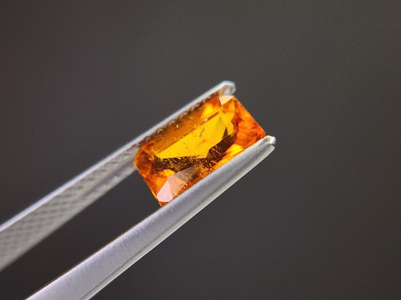 0218-1　クリノヒューマイト　1.10ct