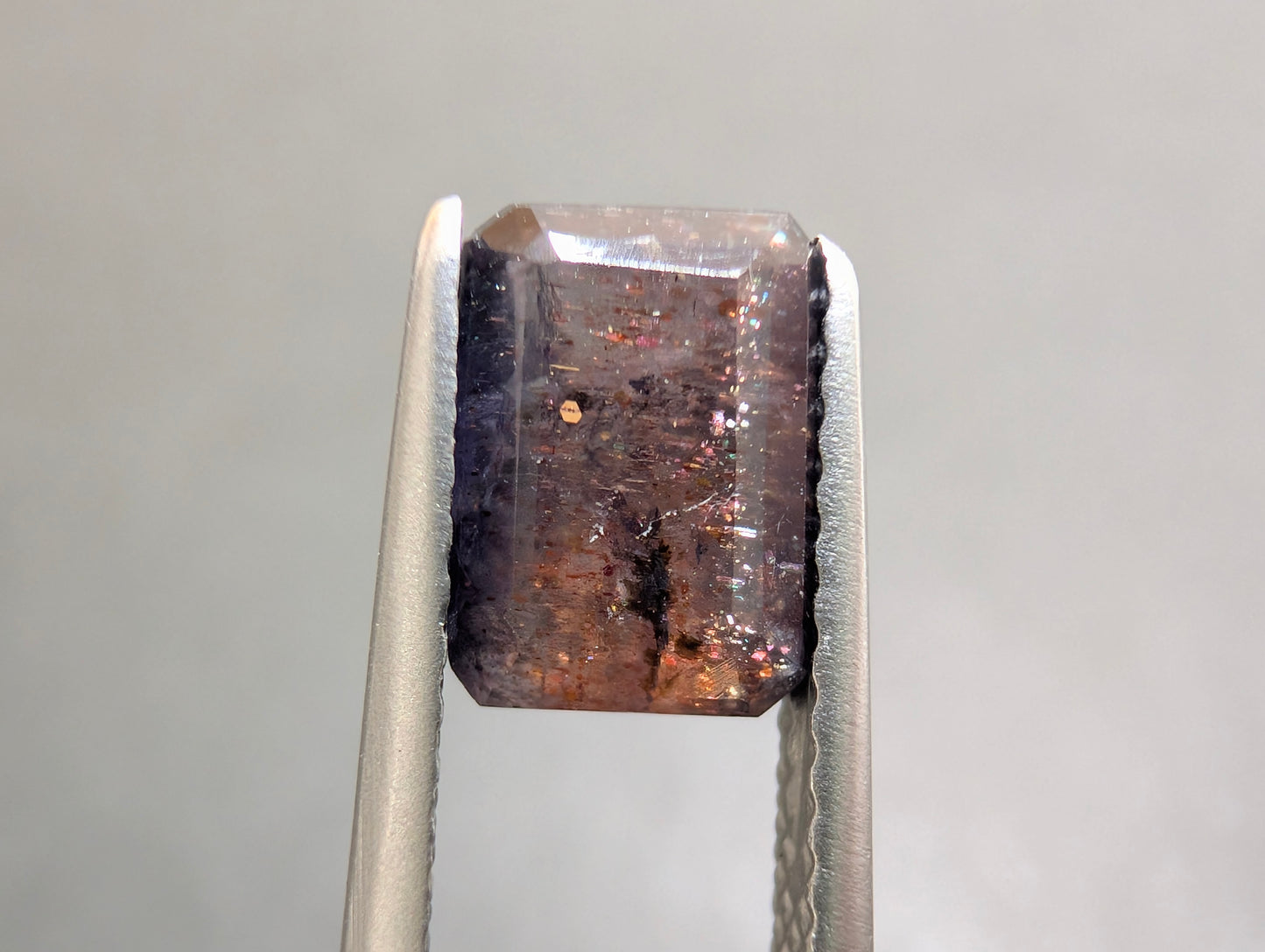 0253　アイオライトサンストーン　1.54ct