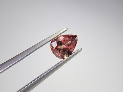 ccGA-1　カラーチェンジガーネット　0.86ct