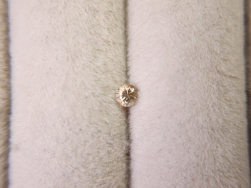 0090-39　モンタナサファイア　0.13ct