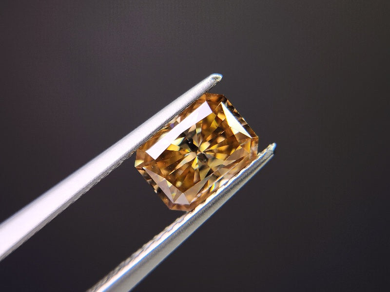 brMOI-4　合成ブラウンモアッサナイト　0.96ct