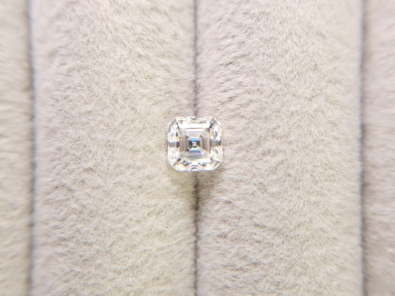 MOI-3　合成モアッサナイト　0.70ct