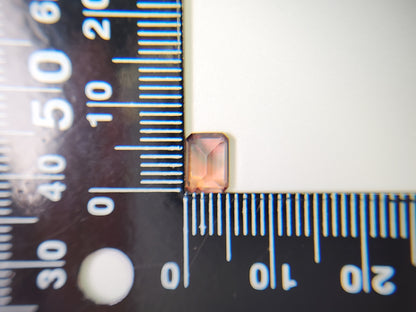 0151-3-10　バイカラーアンデシン　0.92ct